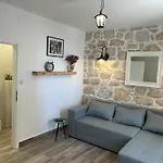 Hébergement de vacances Family Friendly House With A Swimming Pool Mundanije, Rab - 23393 Rab Town