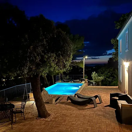 Family Friendly House With A Swimming Pool Mundanije, Rab - 23393 Casa de Férias Rab Town