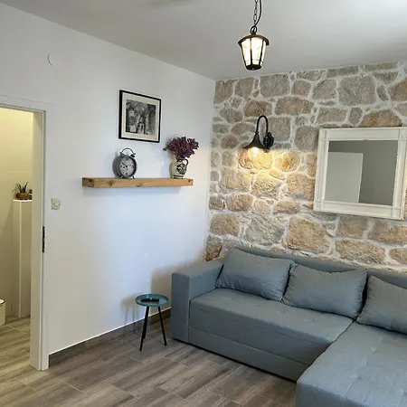 Casa de Férias Family Friendly House With A Swimming Pool Mundanije, Rab - 23393 Rab Town